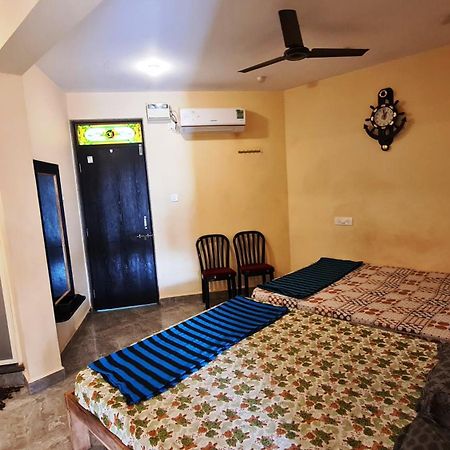 Godwill Kimo Guest House Seraulim Madgao Buitenkant foto