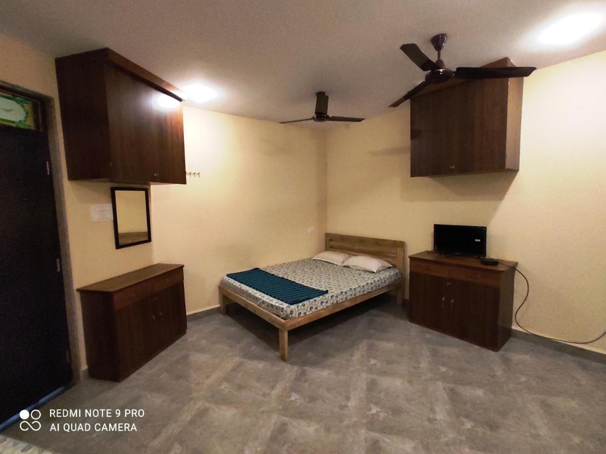 Godwill Kimo Guest House Seraulim Madgao Buitenkant foto