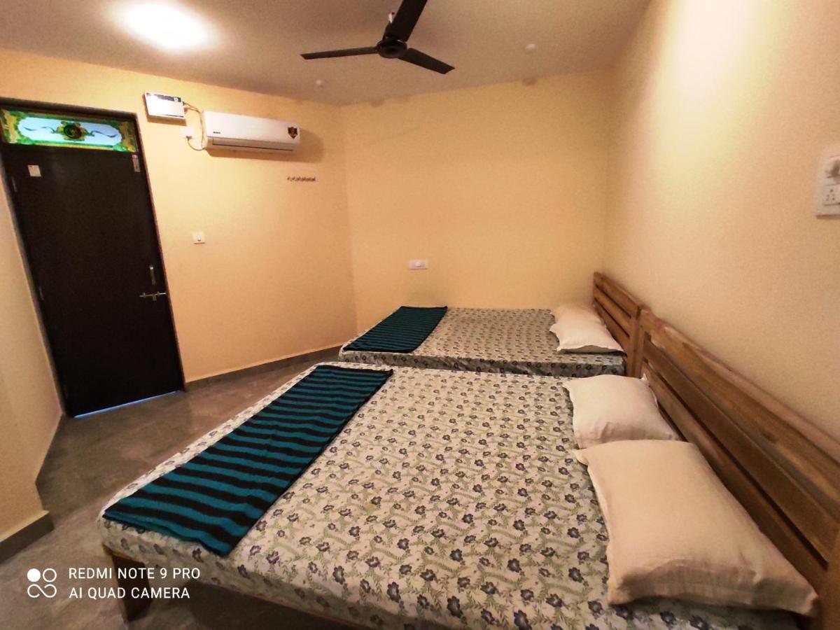 Godwill Kimo Guest House Seraulim Madgao Buitenkant foto